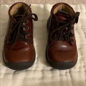 Stride rite brown leather shoes 5.5 w